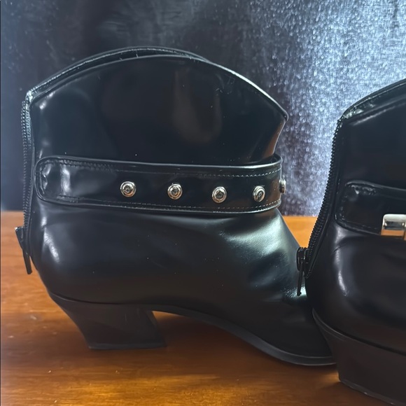 Via Spiga for Neiman Marcus Ankle Boots with Sleek Design - Picture 6 of 13